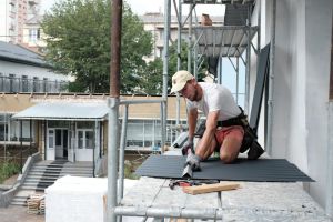 Завдяки співпраці влади та громади відремонтують дахи у шести навчальних закладах
